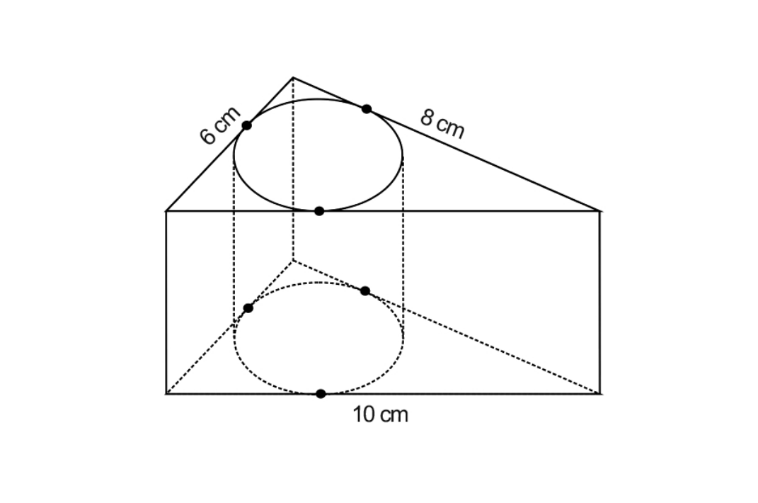 Desenho de um prisma reto de base triangular (lados 6 cm, 8 cm e 10 cm) com um furo cilíndrico interno tangente às três faces laterais; a base superior mostra o círculo tocando os três lados do triângulo e a base inferior repete o círculo em linha tracejada.