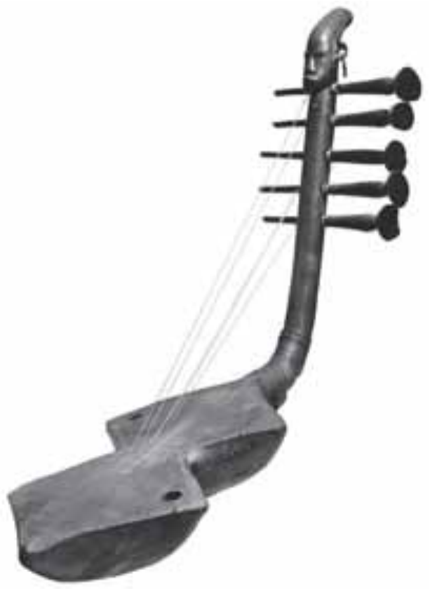 Fotografia de uma harpa com braço curvo.